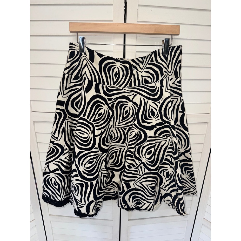 White House Black Market Skirt Womens Black White Abstract Swirl Lace Trim 10